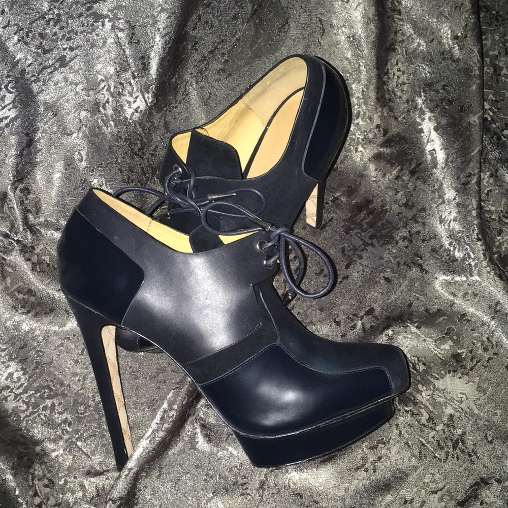 Stiletto - Picture 5 of 5